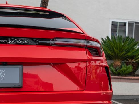 Used 2022 Lamborghini Urus AWD/4WD image 13