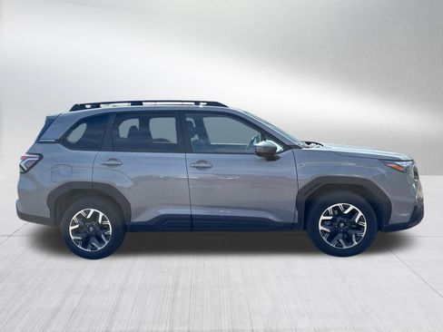 Used 2025 Subaru Forester Premium AWD/4WD image 19