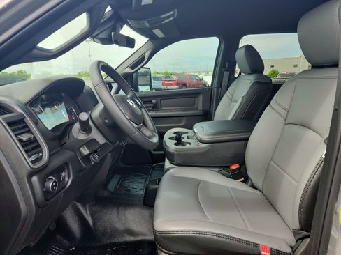 New 2026 RAM 3500 Tradesman AWD/4WD image 10