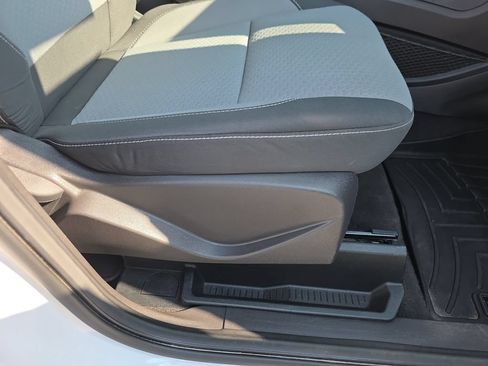 Used 2017 Ford Escape SE AWD/4WD image 34
