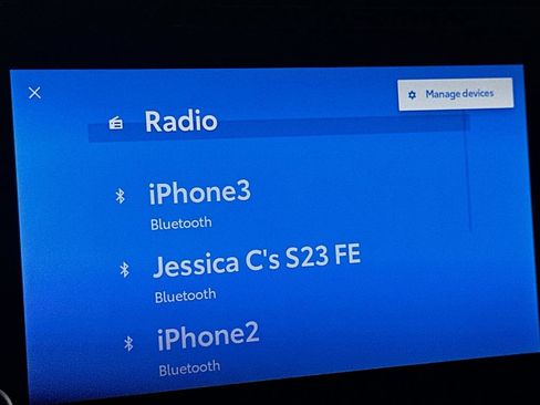 Used 2023 Toyota Highlander XLE image 27