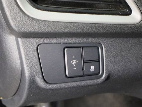 Used 2022 Hyundai Accent Limited image 23