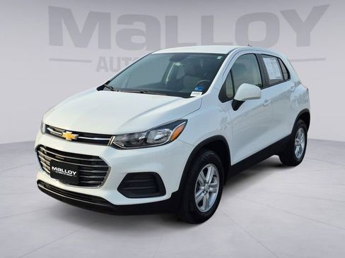 Used 2021 Chevrolet Trax LS w/ Tint and Cruise Package image 1