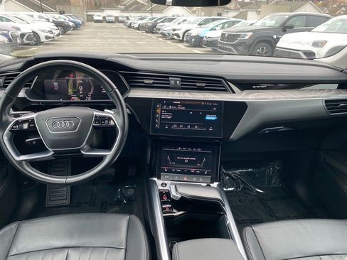 Used 2022 Audi e-tron Premium image 13