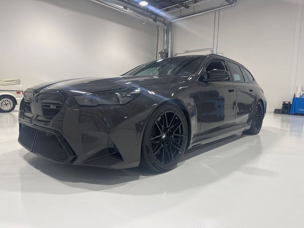 Used 2026 BMW M5 Touring w/ Executive Package AWD/4WD image 1