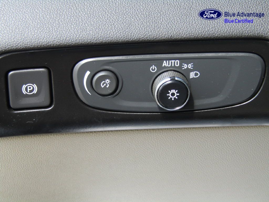 Used 2019 Buick Enclave Essence w/ LPO, Hit The Road Package AWD/4WD image 35