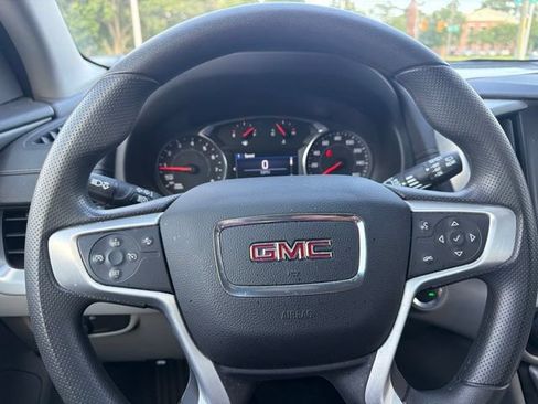 Used 2024 GMC Terrain SLE FWD image 11
