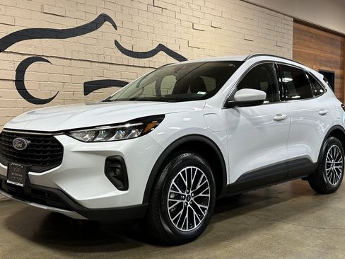 Used 2025 Ford Escape image 11