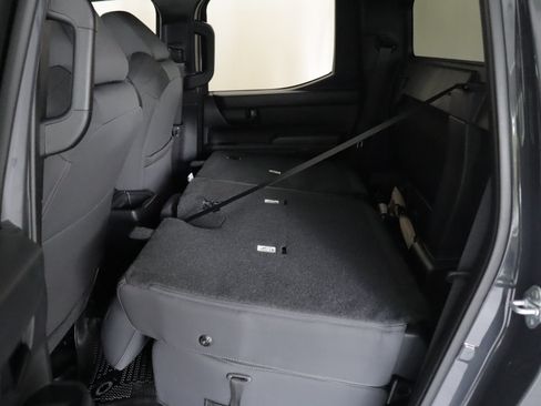 Used 2025 Toyota Tacoma SR AWD/4WD image 11