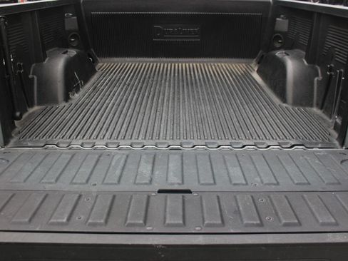 Used 2025 GMC Sierra 1500 SLT AWD/4WD image 11