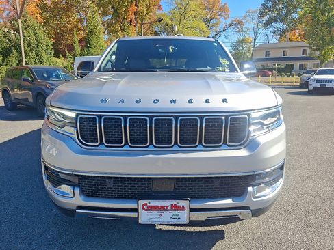 Used 2024 Jeep Wagoneer Series III image 8
