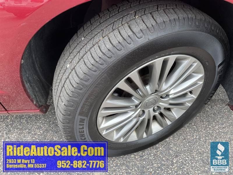 Used 2013 Chrysler Town & Country Touring-L w/ Driver Convenience Group FWD image 26
