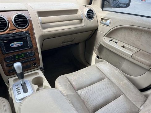 Used 2006 Ford Freestyle Limited image 15