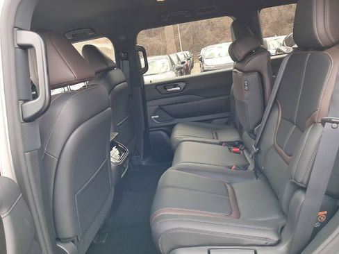 New 2025 Nissan Armada SL image 26