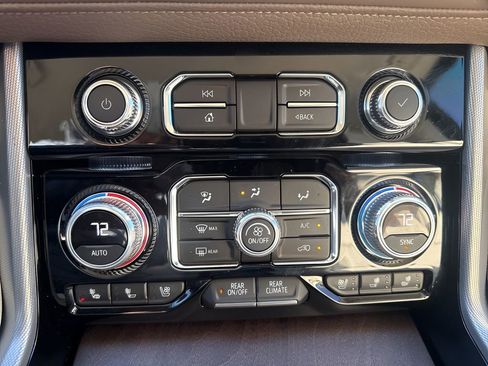 Used 2021 GMC Yukon Denali image 20