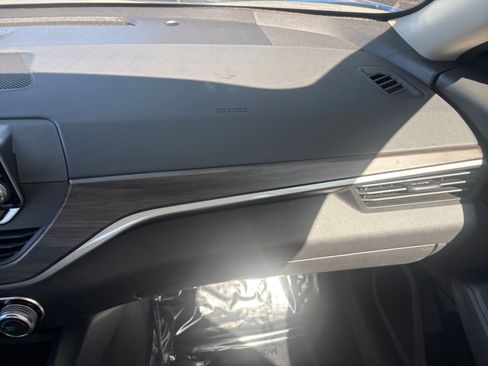 Used 2025 Nissan Altima 2.5 SV image 36