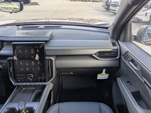 New 2026 GMC Acadia AT4 w/ Super Cruise Package image 4