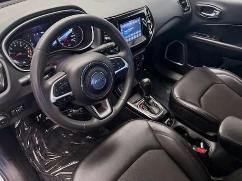Used 2021 Jeep Compass Latitude FWD image 7