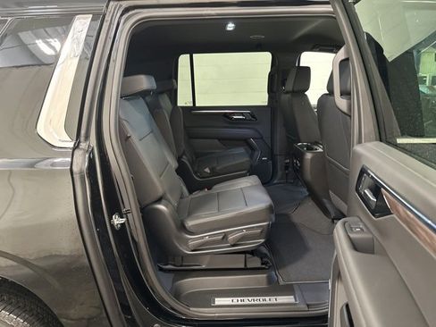 New 2025 Chevrolet Suburban LT w/ Comfort Package image 16