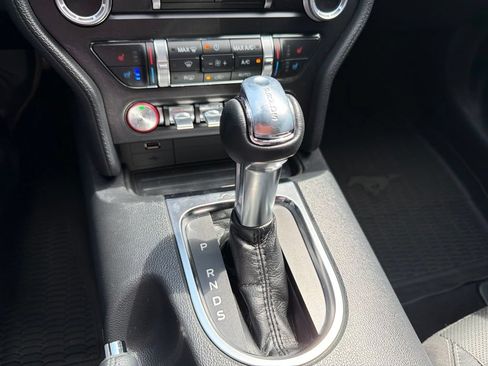 Used 2022 Ford Mustang GT Premium w/ Black Accent Package RWD image 5