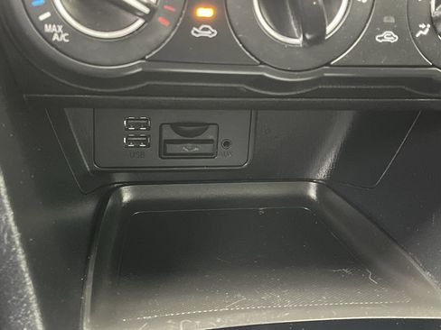 Used 2015 MAZDA MAZDA3 i Touring image 19