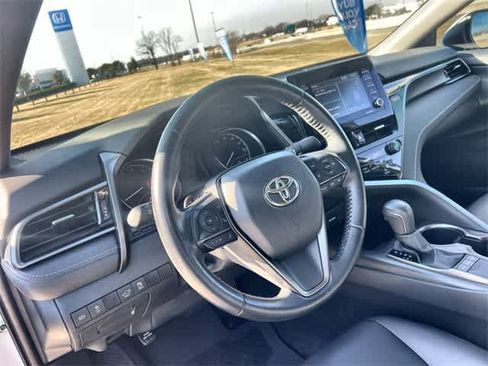 Used 2022 Toyota Camry SE image 15