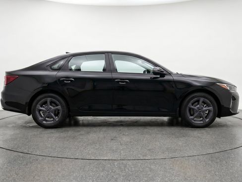 Used 2025 Kia K4 FWD image 8