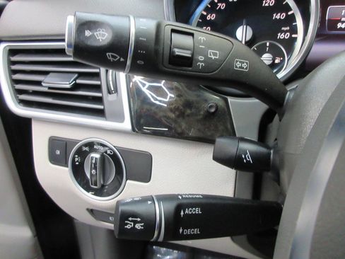 Used 2015 Mercedes-Benz ML 350 4MATIC image 21