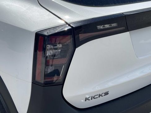 New 2026 Nissan Kicks SR w/ Cold Weather Package AWD/4WD image 10