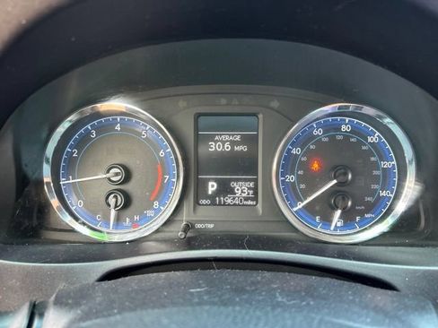 Used 2017 Toyota Corolla LE w/ Carpet Mat Package (TMS) FWD image 10