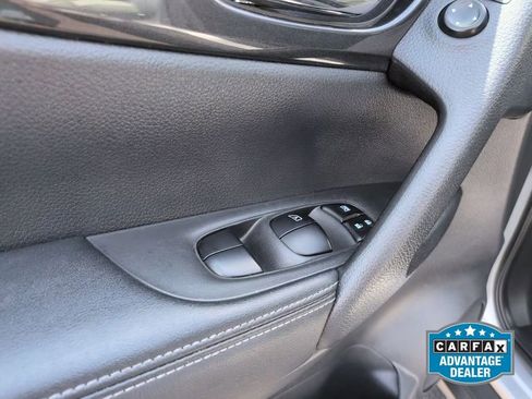 Used 2020 Nissan Rogue SV AWD/4WD image 14