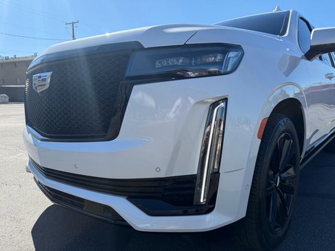 Certified 2023 Cadillac Escalade ESV Sport w/ Touring Package image 10