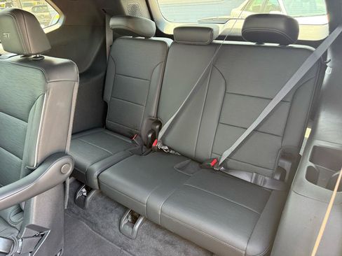 Used 2025 Buick Enclave Sport Touring FWD image 15