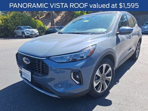 Used 2023 Ford Escape Platinum AWD/4WD image 4