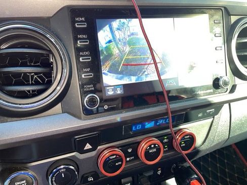 Used 2023 Toyota Tacoma TRD Sport image 3