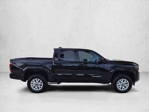 Certified 2025 Toyota Tacoma SR5 AWD/4WD image 4