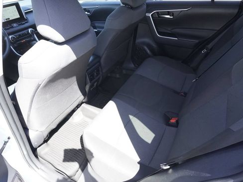 Used 2025 Toyota RAV4 XLE AWD/4WD image 29
