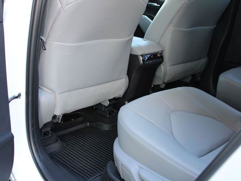 Used 2026 Toyota Highlander Platinum AWD/4WD image 49