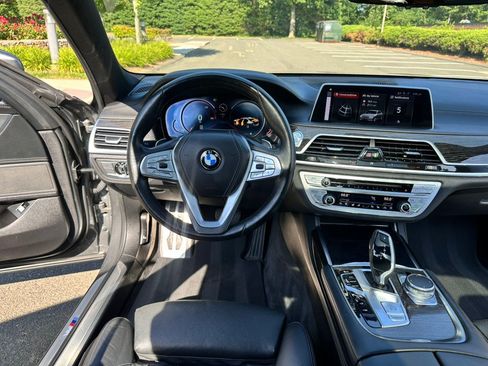 Used 2016 BMW 750i xDrive AWD/4WD image 16
