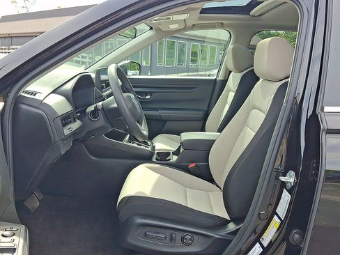 Used 2025 Honda CR-V EX image 11