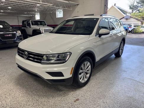 Used 2019 Volkswagen Tiguan SE w/ Panoramic Sunroof Package image 7