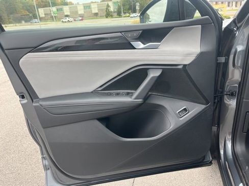 New 2026 Volkswagen Tiguan SE R-Line image 6