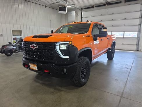 Used 2026 Chevrolet Silverado 2500 ZR2 AWD/4WD image 4