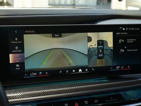 Used 2023 BMW 740i image 16