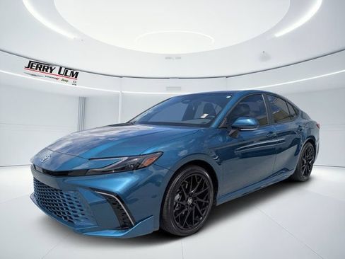 Used 2026 Toyota Camry XSE FWD image 7