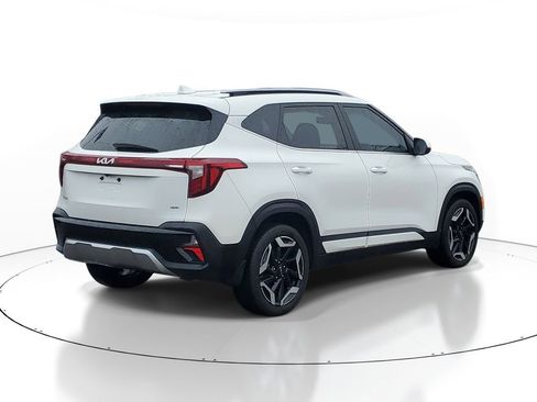 Used 2024 Kia Seltos SX w/ SX Sunroof Package image 4