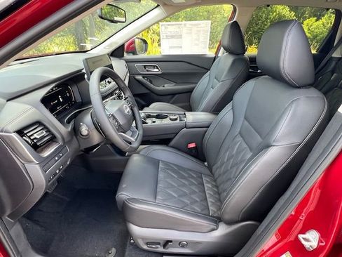 New 2026 Nissan Rogue Platinum image 11