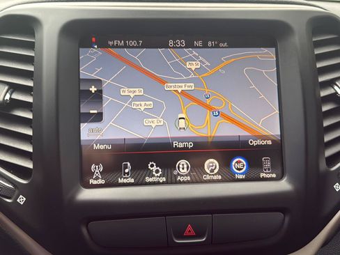 Used 2015 Jeep Cherokee Latitude w/ Trailer Tow Group FWD image 18