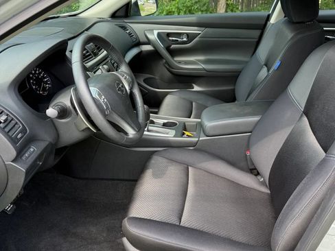 Used 2016 Nissan Altima 3.5 SR FWD image 10