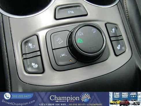 Certified 2024 GMC Terrain AT4 w/ Tech Package AWD/4WD image 39